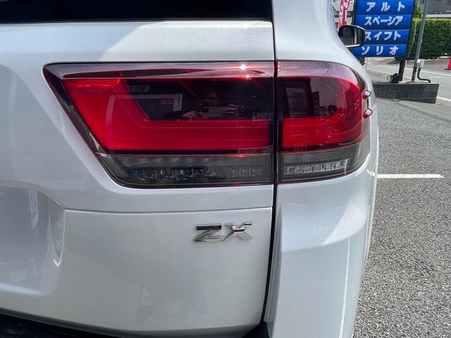 ランドクルーザー ＺＸ　４ＷＤ　全周囲カメラ　クリアランスソナー　オートクルーズコントロール　レーンアシスト　パワーシート　衝突被害軽減システム　サンルーフ　ナビ　ＴＶ　オートマチックハイビーム　オートライト（34枚目）