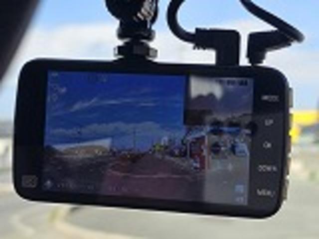 Ｎ－ＯＮＥ ツアラー　ドライブレコーダー　ＥＴＣ　バックカメラ　ナビ　ＴＶ　スマートキー　アイドリングストップ　電動格納ミラー　ベンチシート　ＣＶＴ　ＥＳＣ　ＣＤ　Ｂｌｕｅｔｏｏｔｈ　エアコン（9枚目）