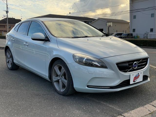 VOLVO V40 T4