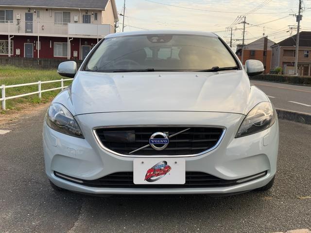 VOLVO V40 T4
