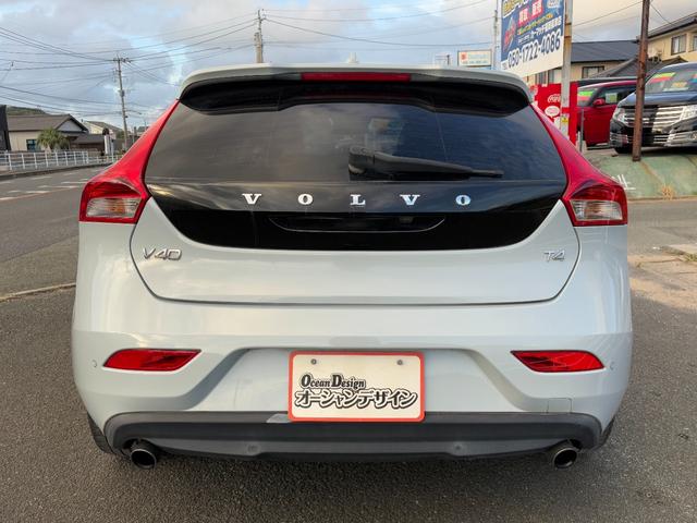 VOLVO V40 T4