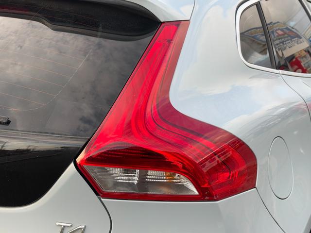 VOLVO V40 T4