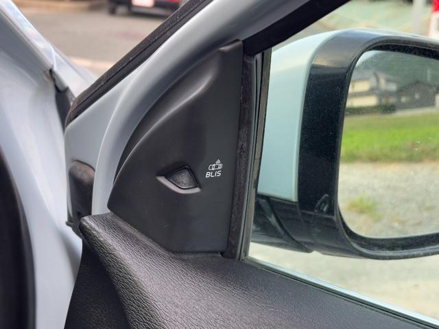 VOLVO V40 T4