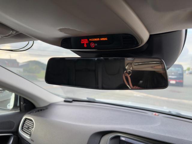 VOLVO V40 T4