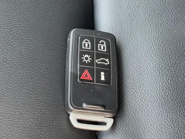 VOLVO V40 T4