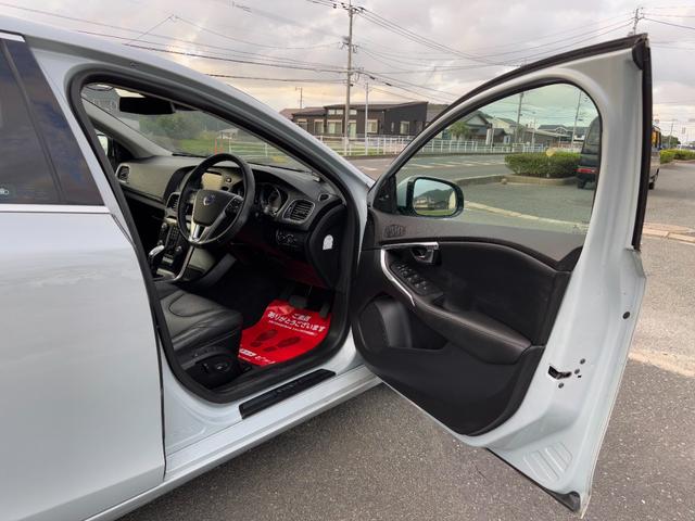 VOLVO V40 T4