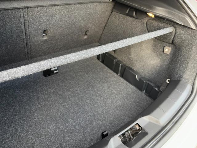 VOLVO V40 T4