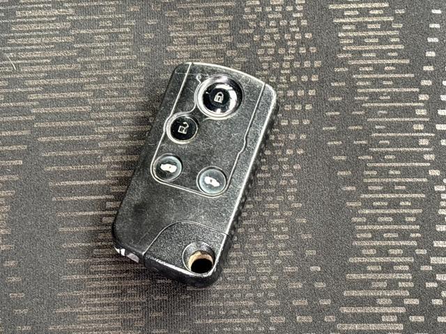 ステップワゴン G Eセレクション ETC バックカメラ ナビ TV オートクルーズコントロール 両側電動スライドドア スマートキー アイドリングストップ 電動格納ミラー 3列シート CVT CD DVD再生 USB(10枚目)