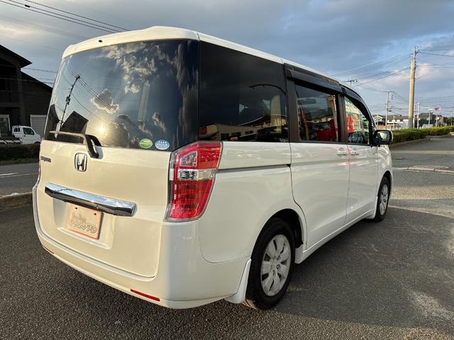 ステップワゴン G Eセレクション ETC バックカメラ ナビ TV オートクルーズコントロール 両側電動スライドドア スマートキー アイドリングストップ 電動格納ミラー 3列シート CVT CD DVD再生 USB(15枚目)