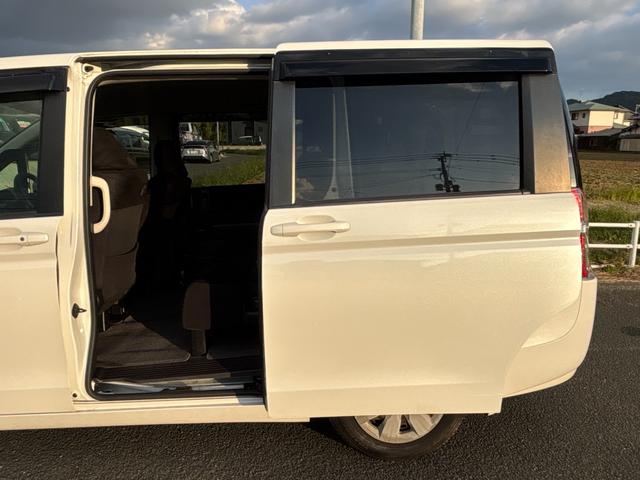 ステップワゴン G Eセレクション ETC バックカメラ ナビ TV オートクルーズコントロール 両側電動スライドドア スマートキー アイドリングストップ 電動格納ミラー 3列シート CVT CD DVD再生 USB(27枚目)