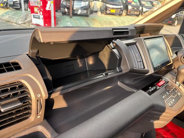 ステップワゴン G Eセレクション ETC バックカメラ ナビ TV オートクルーズコントロール 両側電動スライドドア スマートキー アイドリングストップ 電動格納ミラー 3列シート CVT CD DVD再生 USB(53枚目)