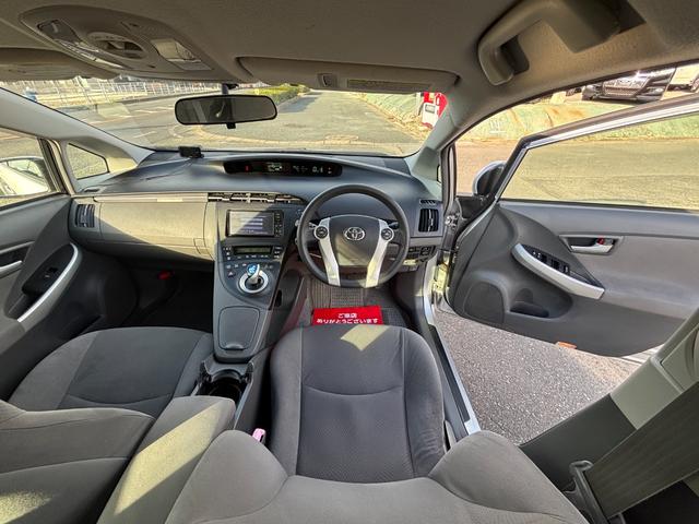 プリウス S ドライブレコーダー バックカメラ ナビ TV クリアランスソナー オートライト HID スマートキー 電動格納ミラー CVT 盗難防止システム 衝突安全ボディ ABS CD DVD再生(2枚目)