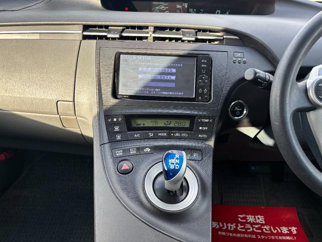 プリウス S ドライブレコーダー バックカメラ ナビ TV クリアランスソナー オートライト HID スマートキー 電動格納ミラー CVT 盗難防止システム 衝突安全ボディ ABS CD DVD再生(7枚目)