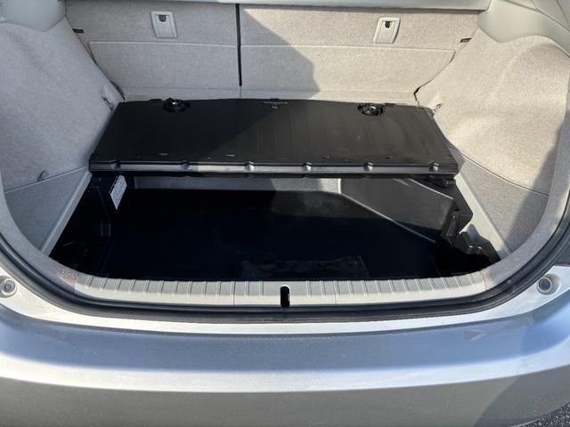 プリウス S ドライブレコーダー バックカメラ ナビ TV クリアランスソナー オートライト HID スマートキー 電動格納ミラー CVT 盗難防止システム 衝突安全ボディ ABS CD DVD再生(18枚目)