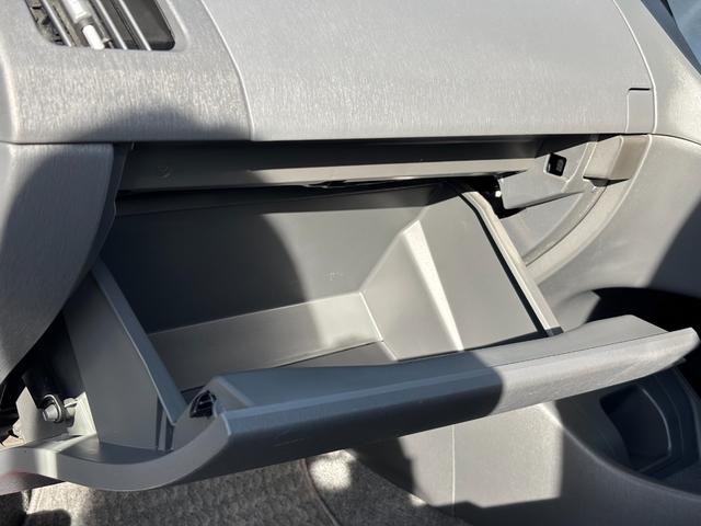 プリウス S ドライブレコーダー バックカメラ ナビ TV クリアランスソナー オートライト HID スマートキー 電動格納ミラー CVT 盗難防止システム 衝突安全ボディ ABS CD DVD再生(33枚目)