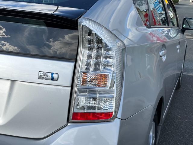 プリウス S ドライブレコーダー バックカメラ ナビ TV クリアランスソナー オートライト HID スマートキー 電動格納ミラー CVT 盗難防止システム 衝突安全ボディ ABS CD DVD再生(39枚目)