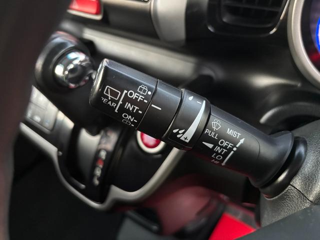 N-BOXカスタム G・Aパッケージ 両側スライド・片側電動 ナビ TV 衝突被害軽減システム オートライト HID スマートキー アイドリングストップ 電動格納ミラー ベンチシート CVT 盗難防止システム ABS ESC CD(9枚目)