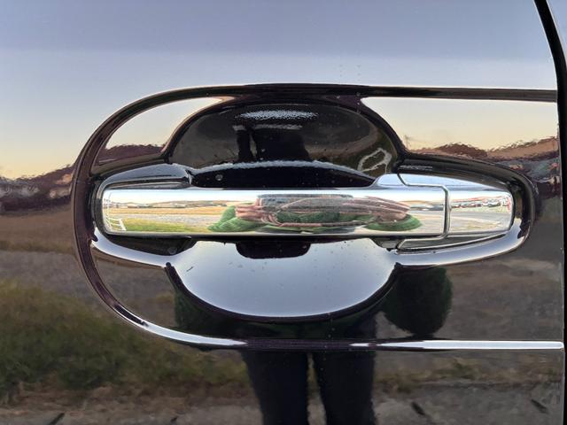 N-BOXカスタム G・Aパッケージ 両側スライド・片側電動 ナビ TV 衝突被害軽減システム オートライト HID スマートキー アイドリングストップ 電動格納ミラー ベンチシート CVT 盗難防止システム ABS ESC CD(28枚目)