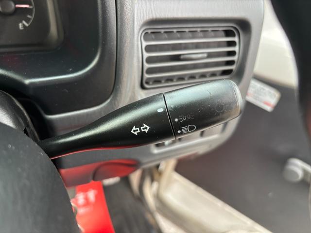 サンバーバン ＶＢ　ＡＴ　両側スライドドア　エアコン　運転席エアバッグ　助手席エアバッグ（6枚目）