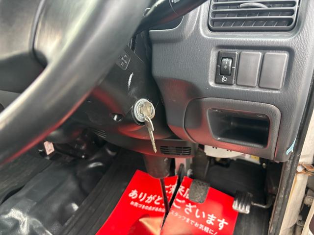 サンバーバン ＶＢ　ＡＴ　両側スライドドア　エアコン　運転席エアバッグ　助手席エアバッグ（7枚目）