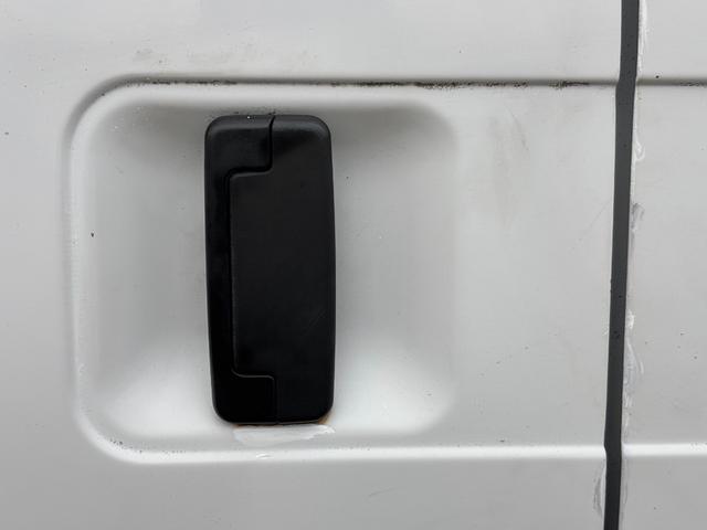 サンバーバン ＶＢ　ＡＴ　両側スライドドア　エアコン　運転席エアバッグ　助手席エアバッグ（20枚目）