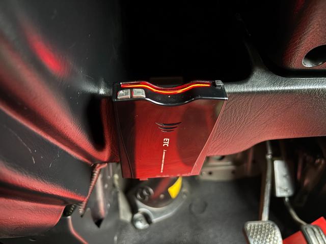 バモス Ｌローダウン　ＥＴＣ　バックカメラ　両側スライドドア　ナビ　ＴＶ　キーレスエントリー　ＡＴ　ＡＢＳ　ＣＤ　ＤＶＤ再生　ＵＳＢ　アルミホイール　衝突安全ボディ　エアコン　パワーステアリング　パワーウィンドウ（9枚目）