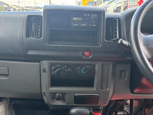 ＮＶ１００クリッパーバン ＤＸ　ＡＴ　両側スライドドア　エアコン　運転席エアバッグ　助手席エアバッグ（4枚目）