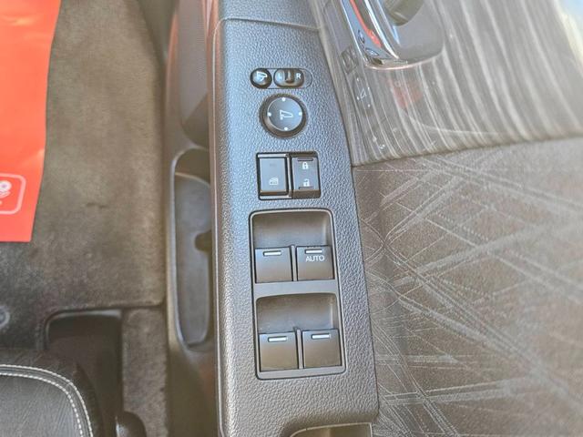 オデッセイ アブソルート　ＥＴＣ　バックカメラ　ＴＶ　クリアランスソナー　オートクルーズコントロール　両側電動スライドドア　オートライト　ＬＥＤヘッドランプ　スマートキー　アイドリングストップ　電動格納ミラー　後席モニター（10枚目）