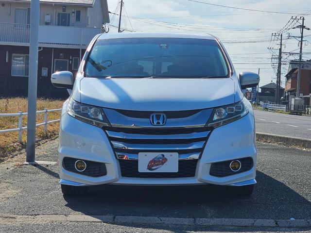 オデッセイ アブソルート　ＥＴＣ　バックカメラ　ＴＶ　クリアランスソナー　オートクルーズコントロール　両側電動スライドドア　オートライト　ＬＥＤヘッドランプ　スマートキー　アイドリングストップ　電動格納ミラー　後席モニター（11枚目）