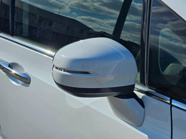 オデッセイ アブソルート　ＥＴＣ　バックカメラ　ＴＶ　クリアランスソナー　オートクルーズコントロール　両側電動スライドドア　オートライト　ＬＥＤヘッドランプ　スマートキー　アイドリングストップ　電動格納ミラー　後席モニター（22枚目）