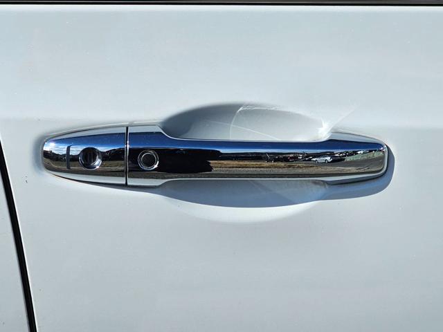 オデッセイ アブソルート　ＥＴＣ　バックカメラ　ＴＶ　クリアランスソナー　オートクルーズコントロール　両側電動スライドドア　オートライト　ＬＥＤヘッドランプ　スマートキー　アイドリングストップ　電動格納ミラー　後席モニター（26枚目）