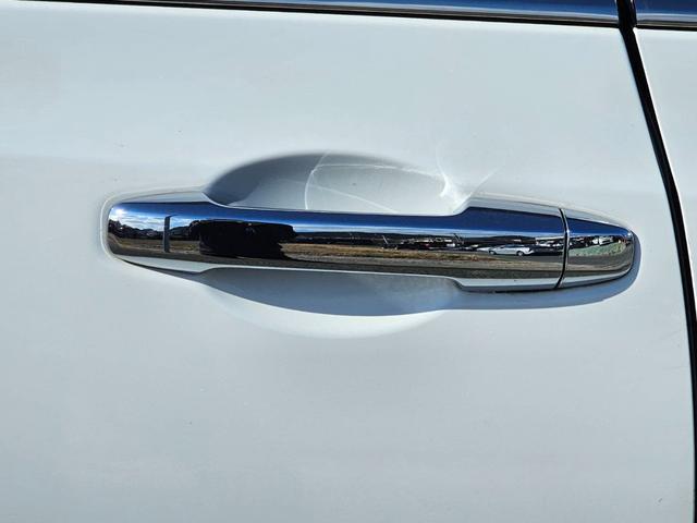 オデッセイ アブソルート　ＥＴＣ　バックカメラ　ＴＶ　クリアランスソナー　オートクルーズコントロール　両側電動スライドドア　オートライト　ＬＥＤヘッドランプ　スマートキー　アイドリングストップ　電動格納ミラー　後席モニター（27枚目）