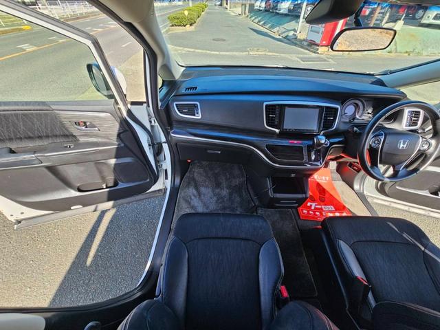 オデッセイ アブソルート　ＥＴＣ　バックカメラ　ＴＶ　クリアランスソナー　オートクルーズコントロール　両側電動スライドドア　オートライト　ＬＥＤヘッドランプ　スマートキー　アイドリングストップ　電動格納ミラー　後席モニター（34枚目）