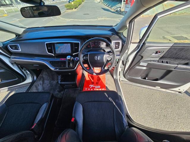 オデッセイ アブソルート　ＥＴＣ　バックカメラ　ＴＶ　クリアランスソナー　オートクルーズコントロール　両側電動スライドドア　オートライト　ＬＥＤヘッドランプ　スマートキー　アイドリングストップ　電動格納ミラー　後席モニター（35枚目）