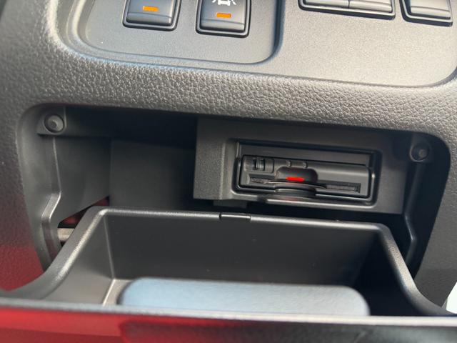 セレナ ハイウェイスター　Ｖセレ＋セーフティＩＩ　ＳＨＶ　ＥＴＣ　全周囲カメラ　ナビ　ＴＶ　クリアランスソナー　オートクルーズコントロール　レーンアシスト　衝突被害軽減システム　両側電動スライドドア　オートライト　ＬＥＤヘッドランプ　スマートキー（7枚目）