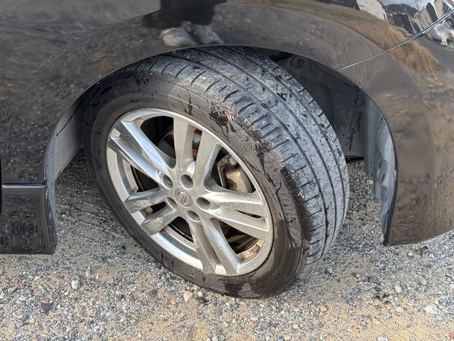 エルグランド ２５０ハイウェイスター　ＥＴＣ　全周囲カメラ　ナビ　ＴＶ　クリアランスソナー　両側電動スライドドア　オートライト　ＨＩＤ　スマートキー　電動格納ミラー　３列シート　ＣＶＴ　アルミホイール　ＣＤ　ミュージックプレイヤー接続可（19枚目）