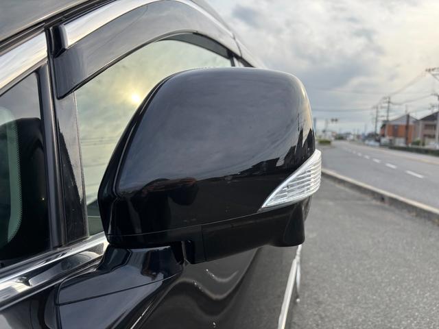 エルグランド ２５０ハイウェイスター　ＥＴＣ　全周囲カメラ　ナビ　ＴＶ　クリアランスソナー　両側電動スライドドア　オートライト　ＨＩＤ　スマートキー　電動格納ミラー　３列シート　ＣＶＴ　アルミホイール　ＣＤ　ミュージックプレイヤー接続可（32枚目）