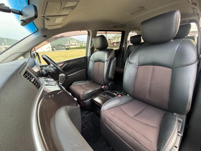 エルグランド ２５０ハイウェイスター　ＥＴＣ　全周囲カメラ　ナビ　ＴＶ　クリアランスソナー　両側電動スライドドア　オートライト　ＨＩＤ　スマートキー　電動格納ミラー　３列シート　ＣＶＴ　アルミホイール　ＣＤ　ミュージックプレイヤー接続可（34枚目）