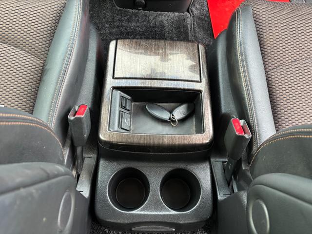 エルグランド ２５０ハイウェイスター　ＥＴＣ　全周囲カメラ　ナビ　ＴＶ　クリアランスソナー　両側電動スライドドア　オートライト　ＨＩＤ　スマートキー　電動格納ミラー　３列シート　ＣＶＴ　アルミホイール　ＣＤ　ミュージックプレイヤー接続可（47枚目）