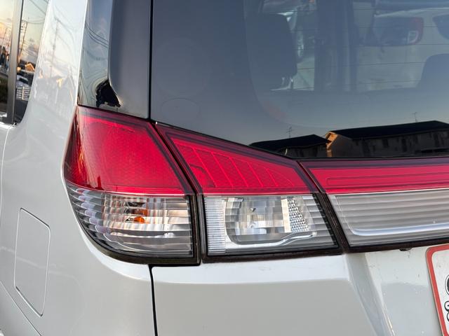 ソリオ Ｓ－ＤＪＥ　ドライブレコーダー　ＥＴＣ　バックカメラ　ナビ　ＴＶ　両側電動スライドドア　オートライト　ＨＩＤ　スマートキー　アイドリングストップ　電動格納ミラー　フルフラット　ウォークスルー　ＣＶＴ（27枚目）