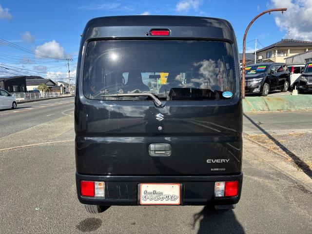 エブリイ ＰＣリミテッド　両側スライドドア　キーレスエントリー　電動格納ミラー　ＡＴ　盗難防止システム　ＡＢＳ　ＣＤ　ミュージックプレイヤー接続可　アルミホイール　衝突安全ボディ　エアコン　パワーステアリング　パワーウィンドウ（16枚目）