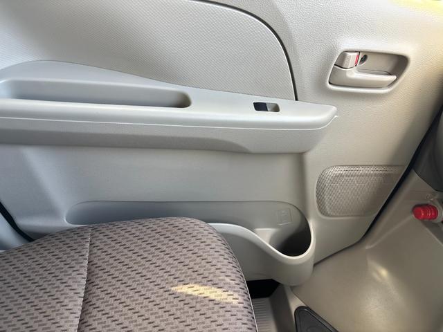 エブリイ ＰＣリミテッド　両側スライドドア　キーレスエントリー　電動格納ミラー　ＡＴ　盗難防止システム　ＡＢＳ　ＣＤ　ミュージックプレイヤー接続可　アルミホイール　衝突安全ボディ　エアコン　パワーステアリング　パワーウィンドウ（31枚目）