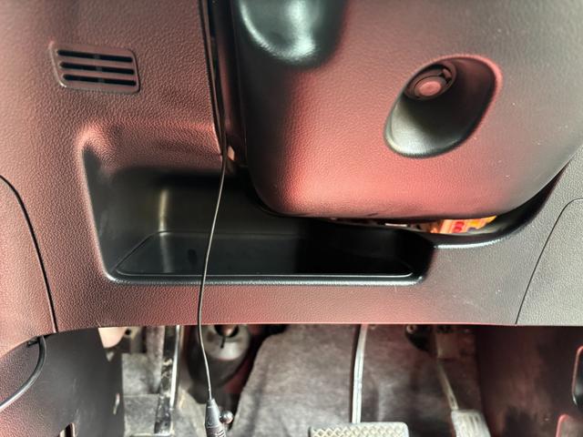 Ｎ－ＢＯＸカスタム Ｇ・Ｌパッケージ　ドライブレコーダー　バックカメラ　両側スライド・片側電動　ナビ　ＴＶ　オートライト　ＨＩＤ　スマートキー　アイドリングストップ　電動格納ミラー　ベンチシート　ＣＶＴ　盗難防止システム　ＡＢＳ　ＥＳＣ（26枚目）