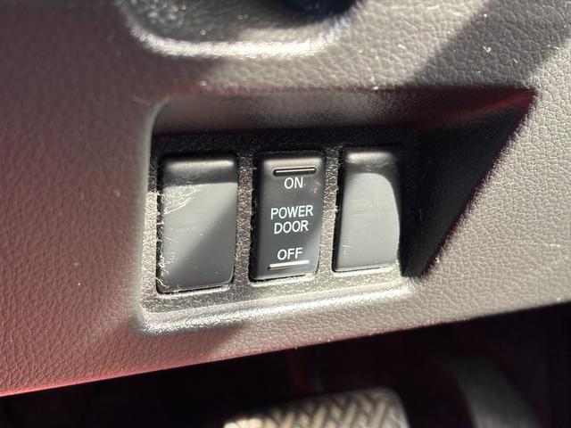 セレナ ハイウェイスター　Ｓ－ハイブリッド　ＥＴＣ　バックカメラ　ナビ　ＴＶ　オートクルーズコントロール　レーンアシスト　衝突被害軽減システム　両側電動スライドドア　オートライト　スマートキー　アイドリングストップ　電動格納ミラー　後席モニター（27枚目）