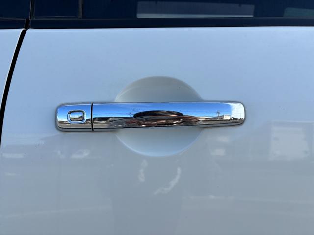 セレナ ハイウェイスター　Ｓ－ハイブリッド　ＥＴＣ　バックカメラ　ナビ　ＴＶ　オートクルーズコントロール　レーンアシスト　衝突被害軽減システム　両側電動スライドドア　オートライト　スマートキー　アイドリングストップ　電動格納ミラー　後席モニター（29枚目）