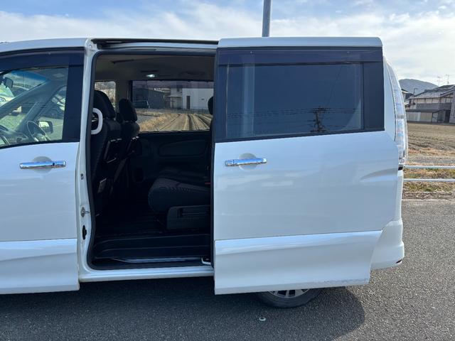 セレナ ハイウェイスター　Ｓ－ハイブリッド　ＥＴＣ　バックカメラ　ナビ　ＴＶ　オートクルーズコントロール　レーンアシスト　衝突被害軽減システム　両側電動スライドドア　オートライト　スマートキー　アイドリングストップ　電動格納ミラー　後席モニター（30枚目）