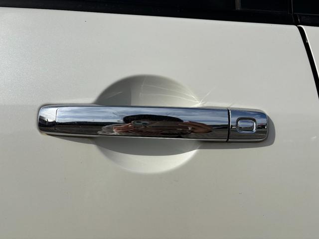 セレナ ハイウェイスター　Ｓ－ハイブリッド　ＥＴＣ　バックカメラ　ナビ　ＴＶ　オートクルーズコントロール　レーンアシスト　衝突被害軽減システム　両側電動スライドドア　オートライト　スマートキー　アイドリングストップ　電動格納ミラー　後席モニター（51枚目）