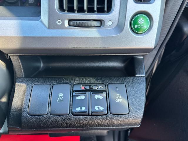 �����d���X���C�h�h�A�����I�^�]�Ȃ��{�^����ŊJ�\�ł������܂��B