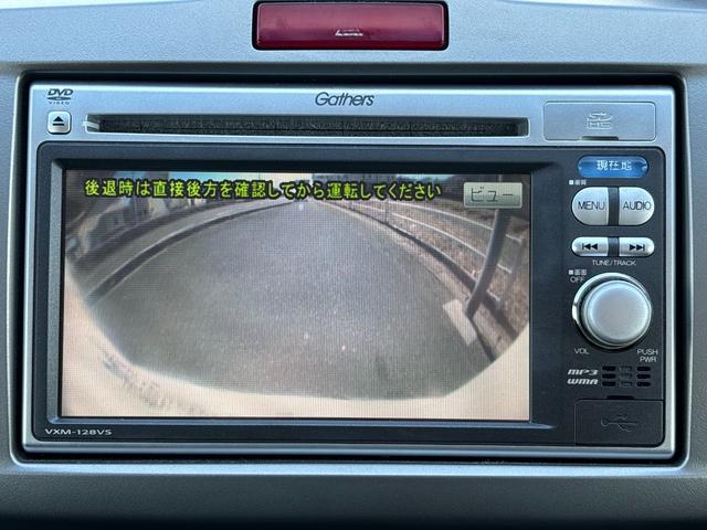 フリード Ｇ　ジャストセレクション　ＥＴＣ　バックカメラ　ナビ　ＴＶ　両側スライド・片側電動　スマートキー　電動格納ミラー　３列シート　ウォークスルー　ＣＶＴ　ＣＤ　ＤＶＤ再生　ＵＳＢ　盗難防止システム　衝突安全ボディ　ＡＢＳ　ＥＳＣ（7枚目）