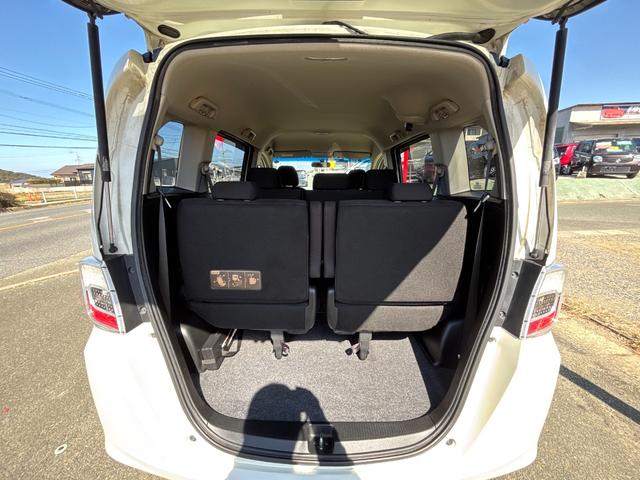 フリード Ｇ　ジャストセレクション　ＥＴＣ　バックカメラ　ナビ　ＴＶ　両側スライド・片側電動　スマートキー　電動格納ミラー　３列シート　ウォークスルー　ＣＶＴ　ＣＤ　ＤＶＤ再生　ＵＳＢ　盗難防止システム　衝突安全ボディ　ＡＢＳ　ＥＳＣ（18枚目）